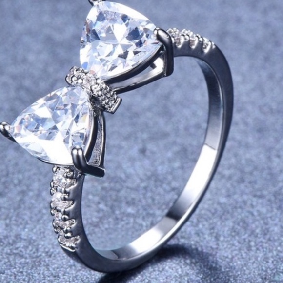 1 day SALE! 925 Sterling White Sapphire Bow Ring🌹 - Picture 9 of 14